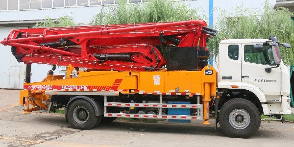 科尼樂(lè) 浩瀚38米泵車(chē)